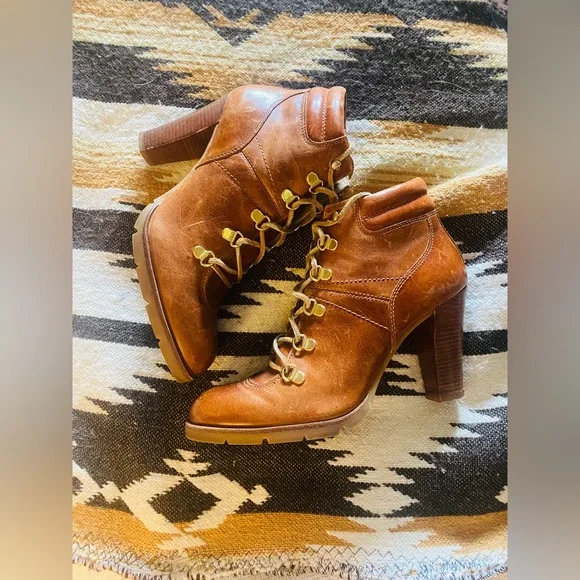 Michael Kors size 9 Leather Lace-Up Heeled Boots 👢 - Picture 1 of 9